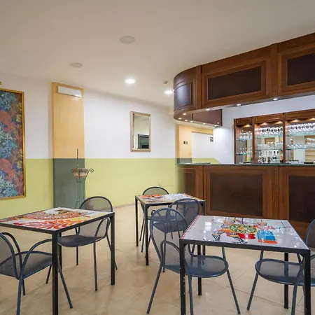 Orizzonte מלון לטויאני